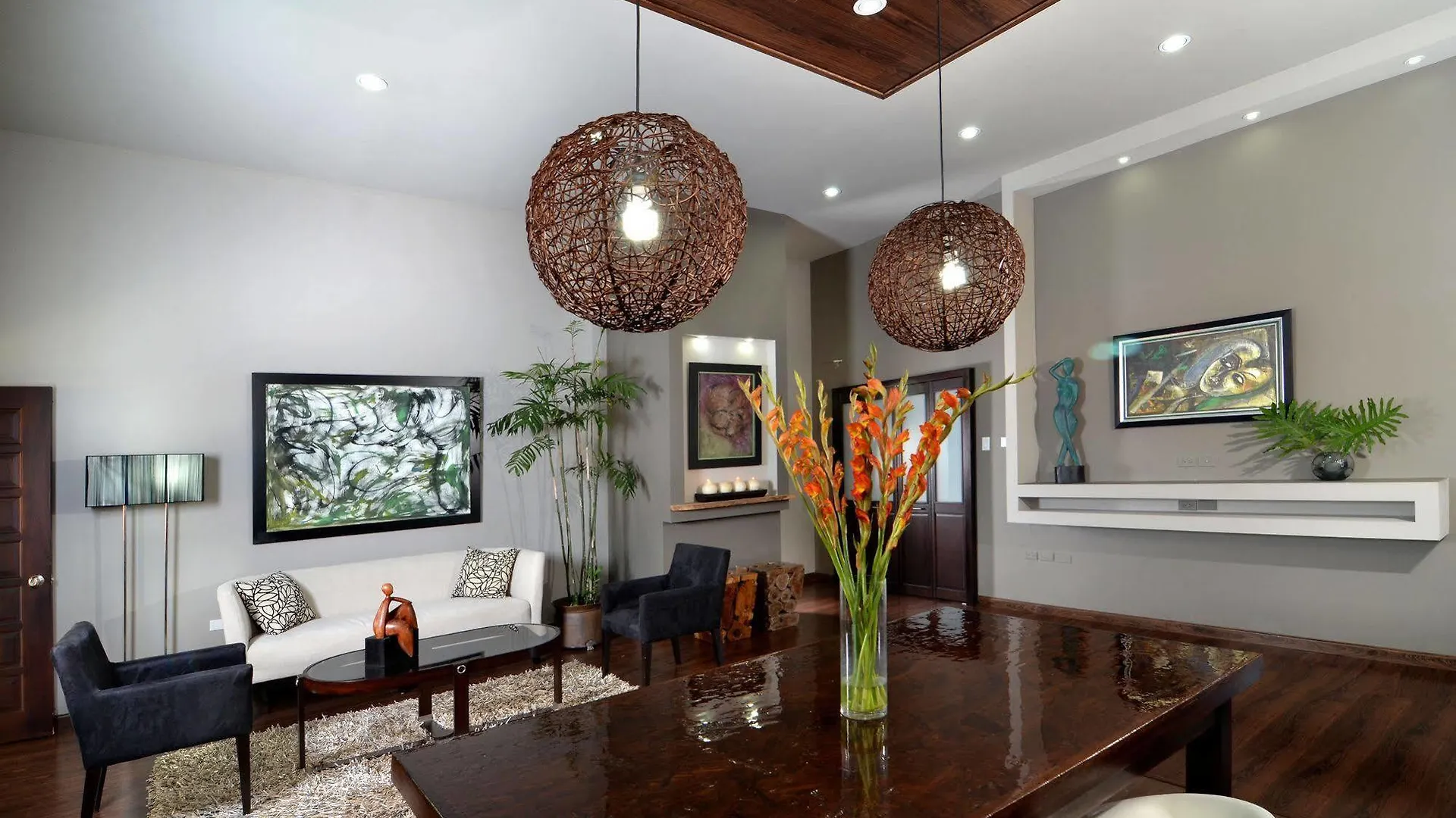 New Kingston Apartment At The Palms contacts