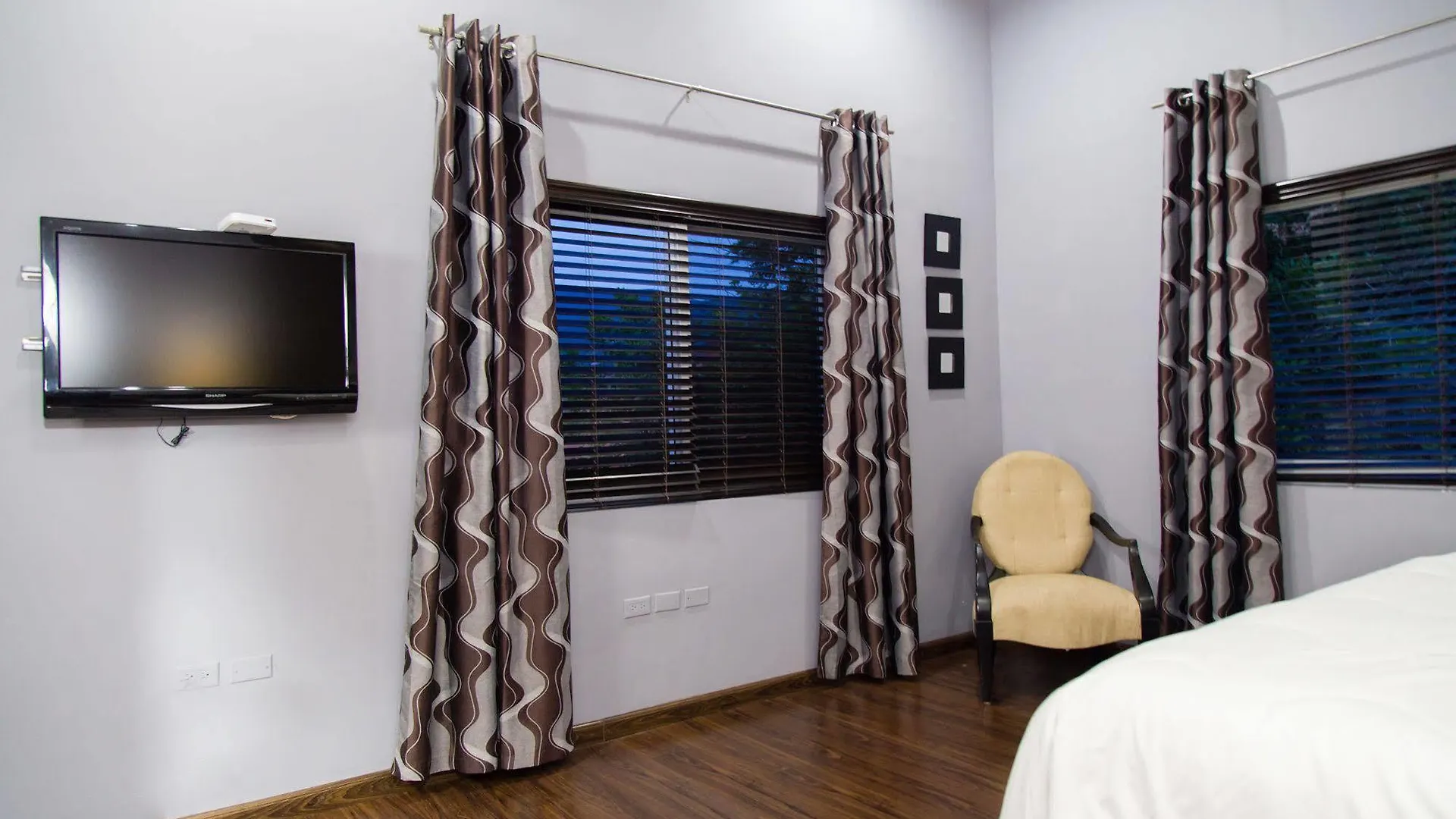 New Kingston Apartment At The Palms